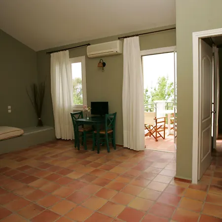 Mounda Aparthotel 3*