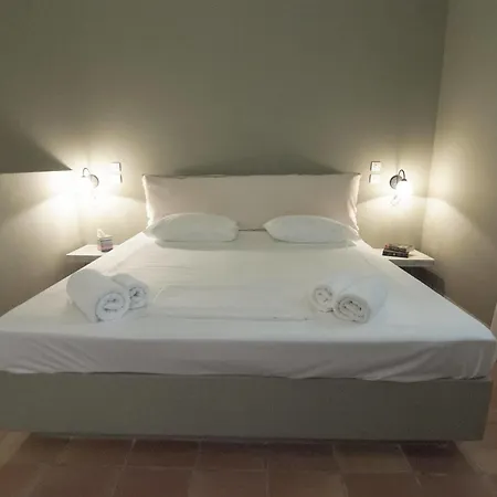 Mounda Aparthotel 3*