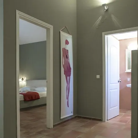 Mounda Aparthotel 3*