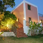 Hotel de apartamente Mounda 3*