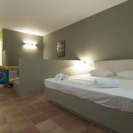Apart Otel Mounda Skala (Kefalonia)